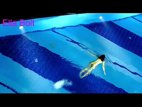 ❤️ Abdi teu tiasa ngeureunkeun nonton, pirang ngora bray ngojay buligir di ELLA bolt Resort kolam renang porno super di urang ❤