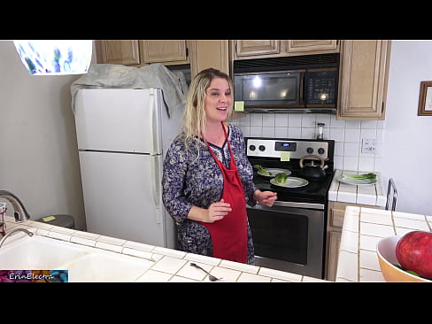 ❤️ Stepmom milking anjeunna di dapur saméméh tanggal na porno super di urang ❤